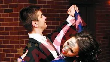 Animatoarele urca darul la nunti