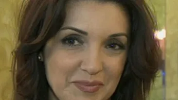 Nico nu a fost atenta la vestimentatia aleasa! Artista a iesit despuiata in frig