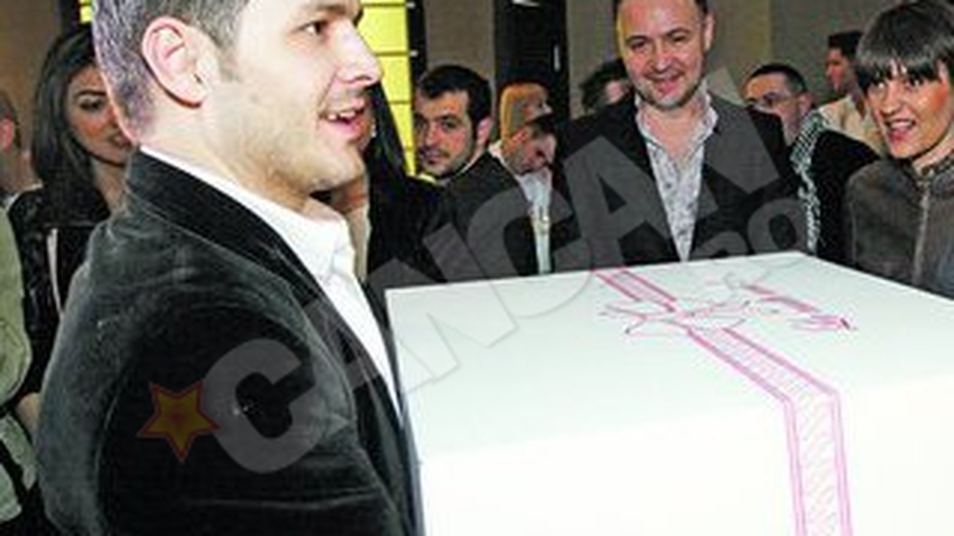 Liviu Varciu si-a serbat ziua de nastere cu ajutorul sponsorilor