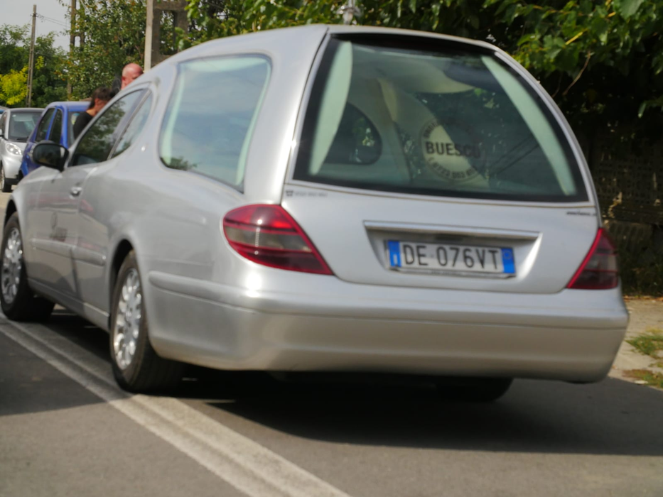 Imaginile durerii. Victima lui Mario Iorgulescu, condusă fără lăutari pe ultimul drum