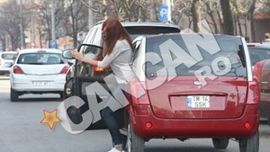 Pentru Bianca Dragusanu marimea nu conteaza! A dat sutele de cai din SUV pe o masina mai scurta decat picioarele ei - Vezi cum arata la volan