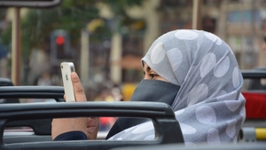 „O insultă şi o încălcare a drepturilor femeilor arabe”. Un cuvânt folosit de 6 ori a creat o întreagă revoltă! Despre ce este vorba