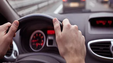 Se schimbă codul rutier! Șoferii pot rămâne fără permis dacă fac asta