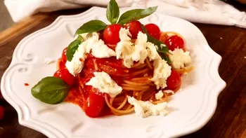 Spaghetti alla Caprese, direct din Capri – Pasta Queen îți șoptește o rețetă simplă, perfettissima!