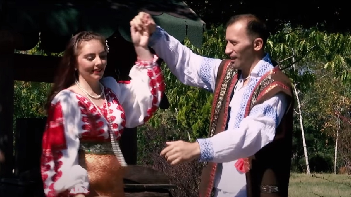 Cum a fost umilită Vulpița, în ultima melodie lansată. Videoclipul piesei a stârnit hohote de râs