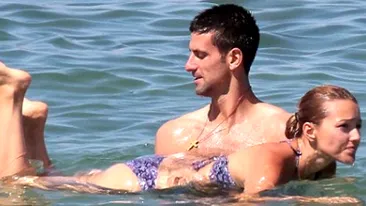 Nole Djokovic si-a rasfatat iubita in vacanta! S-au distrat de minune la Saint Tropez!