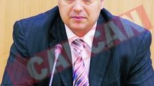 Tata si fiu, impuscati pentru o broscuta