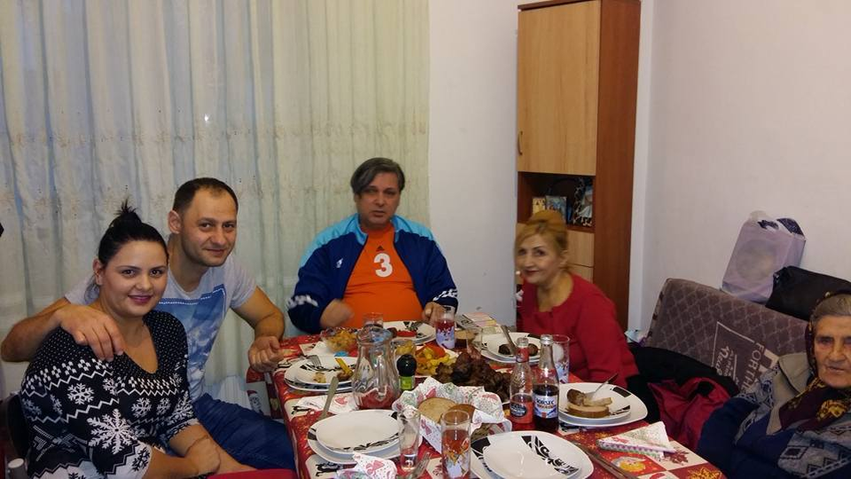 Pozau într-o familie fericită! Ultimele fotografii postate de fiul ILENEI CIUCULETE, alături de artistă!