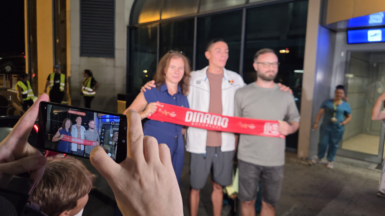 David Popovici s-a întors în România! Primele declarații după ce a câștigat două medalii de aur: ”Simți tensiunea din aer”