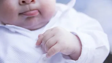 Rezultatele autopsiei bebelușului mort din Craiova au fost publicate. Ce boală i-au descoperit legiștii, la doar două zile de la naștere