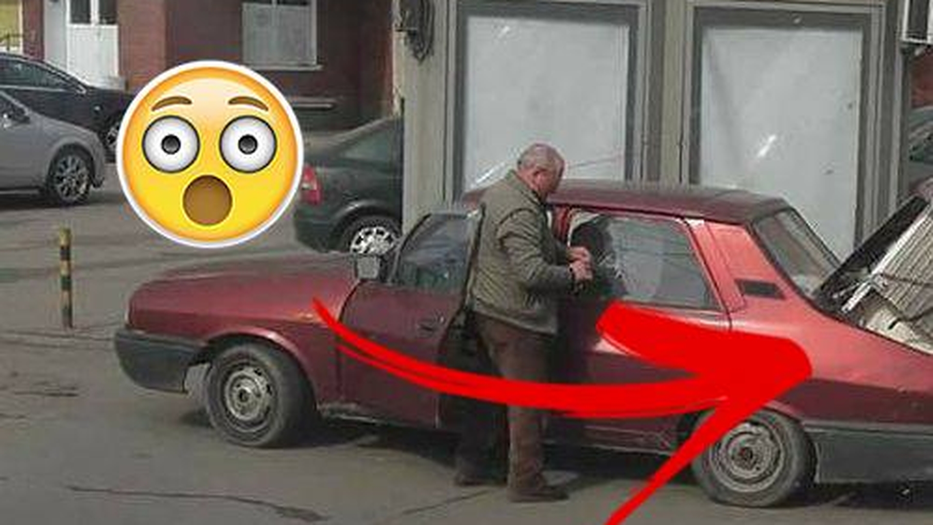Imaginea zilei din Bucuresti! Ce cara acest barbat in portbagajul masinii sale! Biata Dacie 1310 abia se mai tine pe roti!