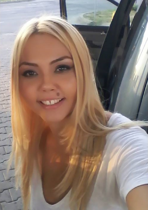 Impresarul maneliştilor, declaraţii emoţionante despre Denisa Manelista: „Nu ar avea de ce să o ierte Dumnezeu, n-a greşit cu nimic!”