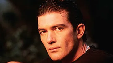 Unul dintre cei mai frumosi actori din lume a ajuns de nerecunoscut! S-a ras in cap si pare mai bătrân cu 10 ani