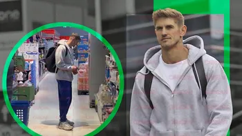 Alex Delea a vrut să-și facă liniștit cumpărăturile, dar planul i-a fost dat peste cap. Câștigătorul Survivor e pregătit de orice provocare, mai puțin de însurătoare