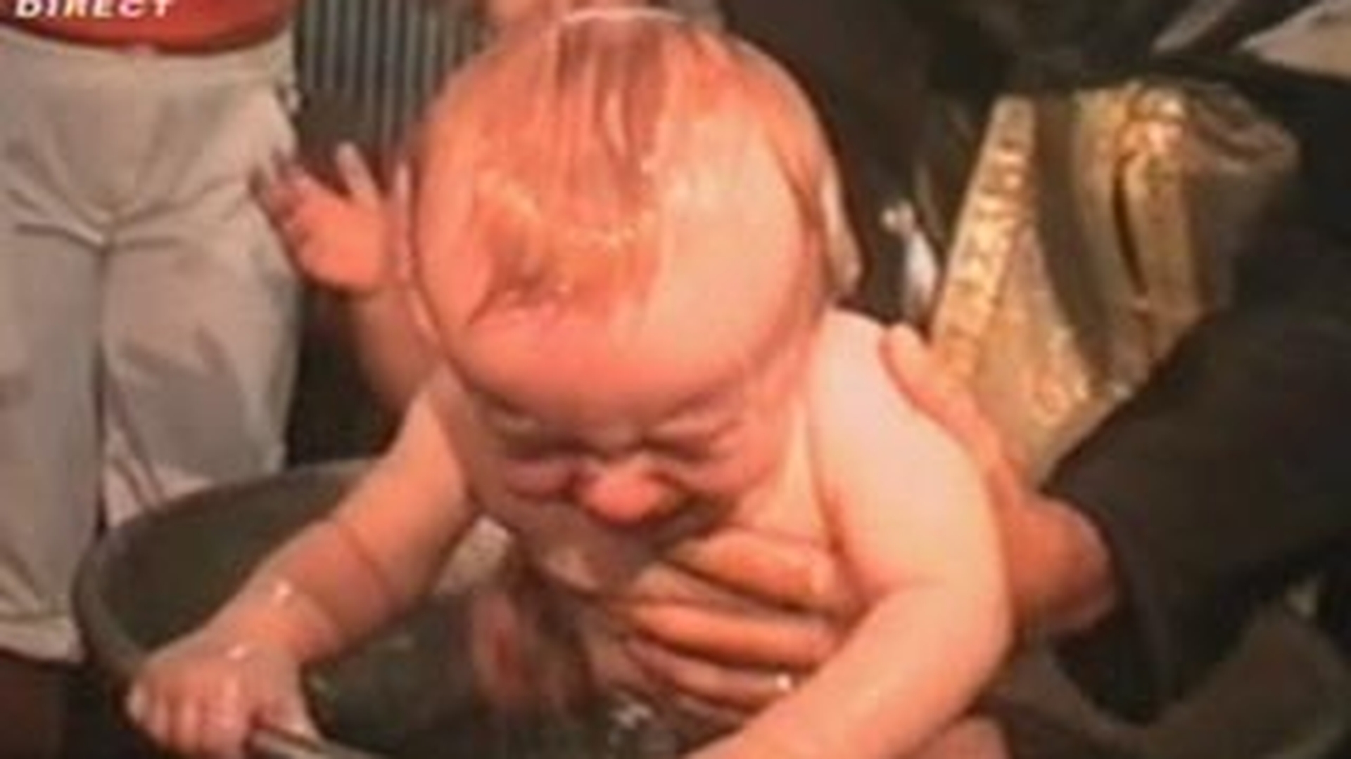 La nunta lui Vali Vijelie au cantat cei mai tari manelisti: Guta, Salam, Adi Minune si Jean de la Craiova! Vezi aici imagini de la petrecere!