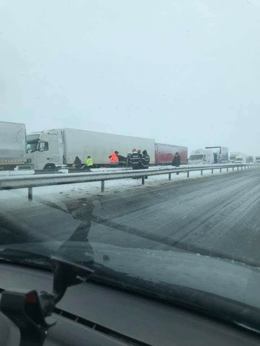 Echipele de intervenţie au avut mult de lucru pe A1