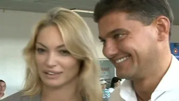 Valentina Pelinel neaga orice zvon despre divort! Nu o sa mai plec niciodata de langa Cristi! Cum ma duc undeva, lumea scrie ca divortam!