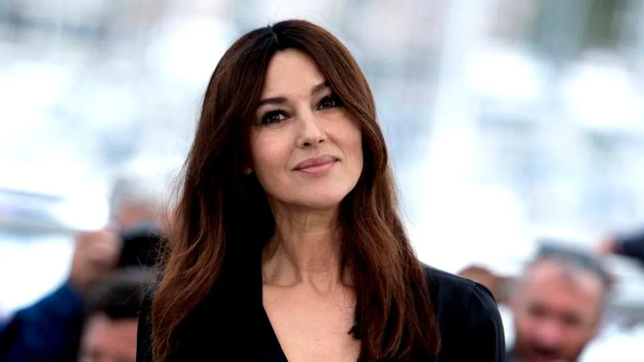 Monica Bellucci lansează coafura anului 2020. A renunțat la podoaba capilară