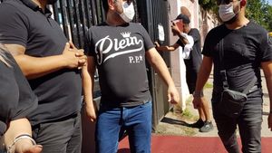Imagini fabuloase de la înmormântare! Cum este plâns Emi Pian de sute de interlopi! Drumul până la groapă VIDEO