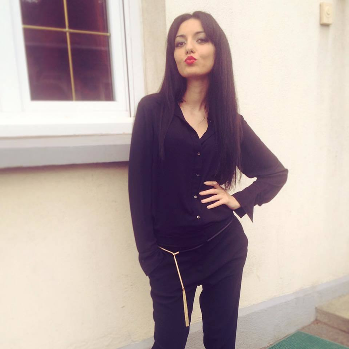 După ce a anunţat că tatăl copilului ei este LEO de la STREHAIA, dansatoarea CRISTINA se teme pentru viaţa ei! Ce mesaj a împărtăşit pe facebook:,,Sunt agresată…‘’