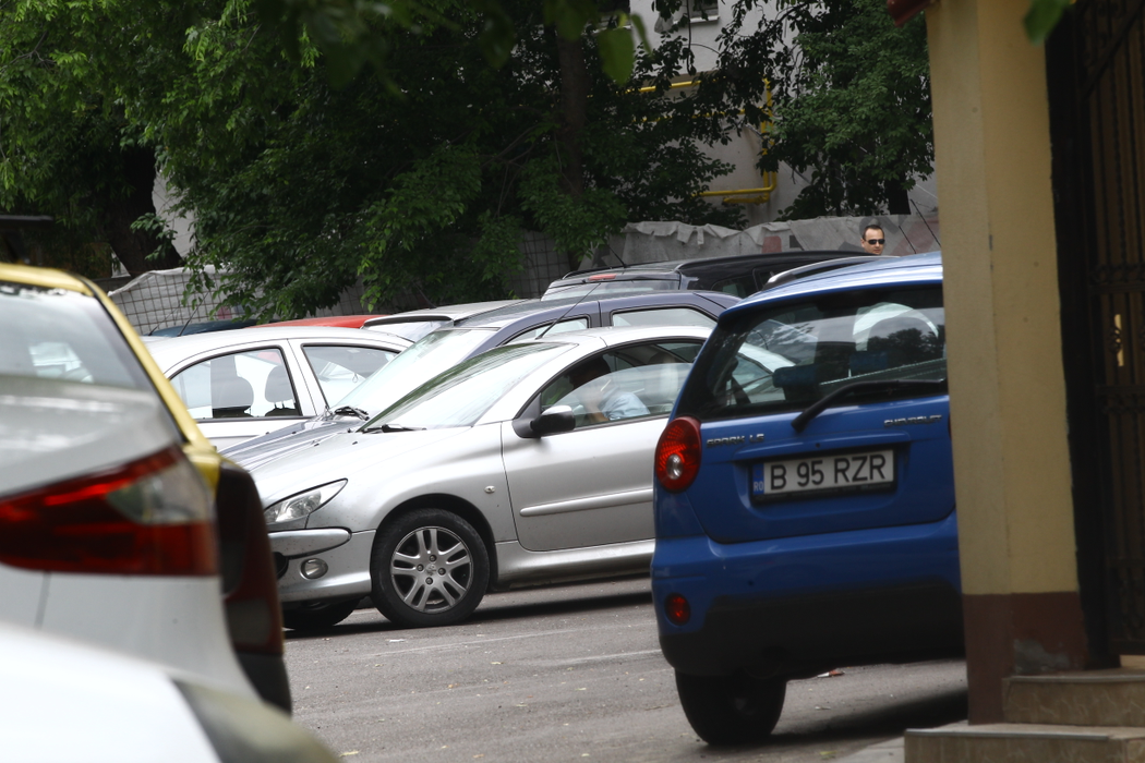Florin Secureanu a renunțat la bolizii de lux și se plimbă acum cu un Peugeot la mâna a doua