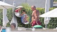 Prunea, reuniune de familie cu iubita la piscină! Fostul portar a dus relația cu Lăcrămioara la următorul nivel
