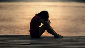 O tânără care se îndrepta către școală a fost luată cu mașina de către un individ și a încercat să o violeze. Fata a povestit totul polițiștilor