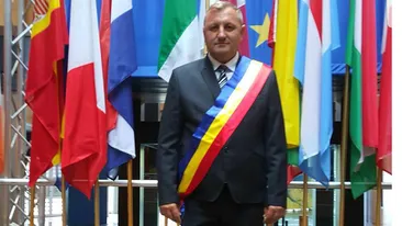 Primarul unei comune din Vâlcea a rupt tăcerea după ce a lipsit de la festivitatea de deschidere a noului an școlar