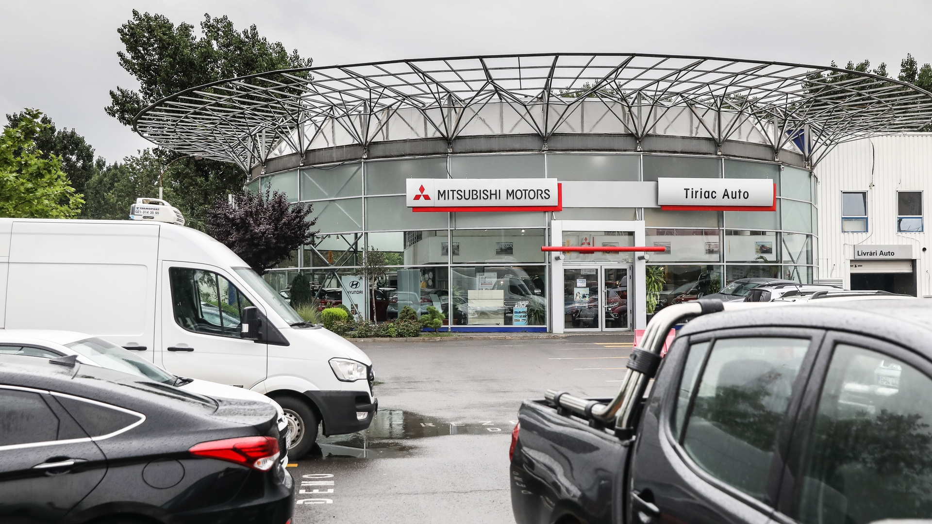 Vizitează un dealer Mitsubishi București și descoperă unele dintre cele mai puternice mașini de pe piața auto