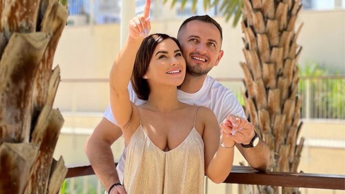 Când face nuntă Carmen de la Sălciua. Artista așteaptă cu nerăbdare să îmbrace, din nou, rochia de mireasă
