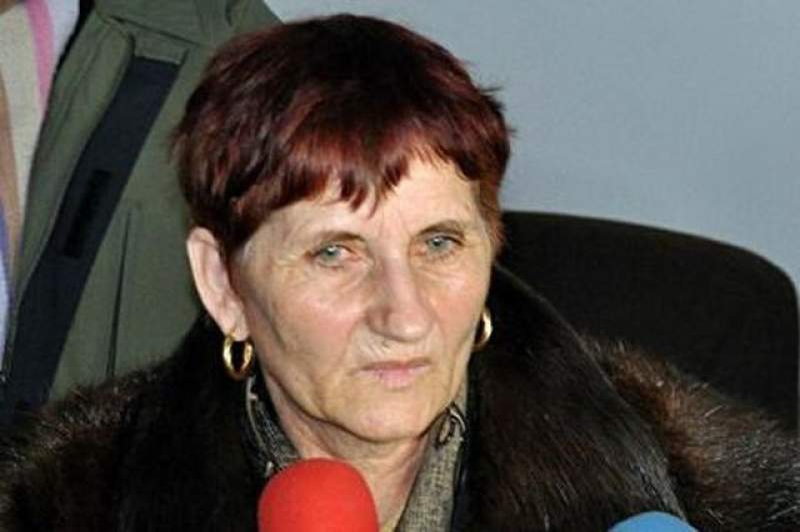 Mama Elodiei nu și-a mai văzut nepotul de ani buni: ”Poate cândva va veni și la noi, la mormântul mamei lui…”