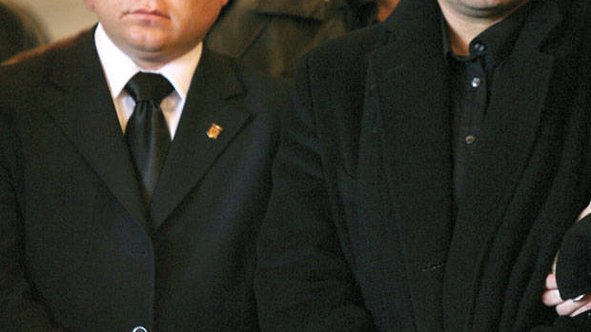 Scandalul se inteteste! Dolanescu s-ar rasuci in mormant sa vada ce se intampla intre fiii lui si cu averea sa!