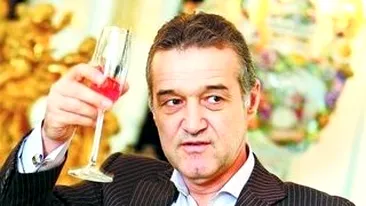 Victoria Stelei i-a dat aripi lui Gigi la nunta nepotului. Becali a cantat o ora si jumatate incontinuu la microfon