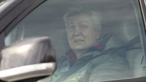 Au trecut trei luni de la operaţie, dar... Monica Anghel e chinuită de dureri! Avem imaginile suferinţei…