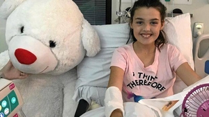 O mamă şi-a dus fiica de 11 ani la doctor şi i-au spus că e însărcinată! A avut un şoc când a văzut ce i-au descoperit medicii în burtă