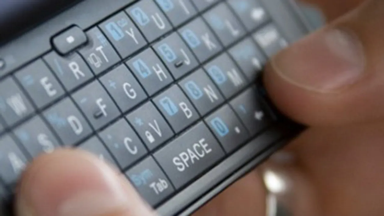 MESAJE DE ANUL NOU. Urări care pot fi trimise prin SMS de REVELION 2014