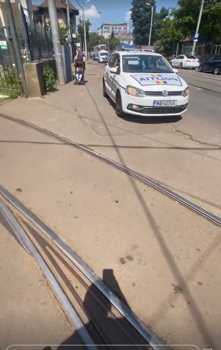 Gesturile făcute de Fulgy față de un echipaj de poliție care a tras pe dreapta un șofer din Constanța |  FOTO