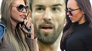 Aflat în divorţ cu Mădălina, stelistul Gabi Enache e plin de surprize. Fotbalistul lui Gigi Becali i-a luat brăţările cu safire soţiei şi i le-a făcut cadou… amantei!