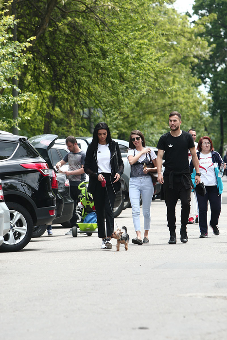 Andreea şi Maria sunt foarte bune prietene