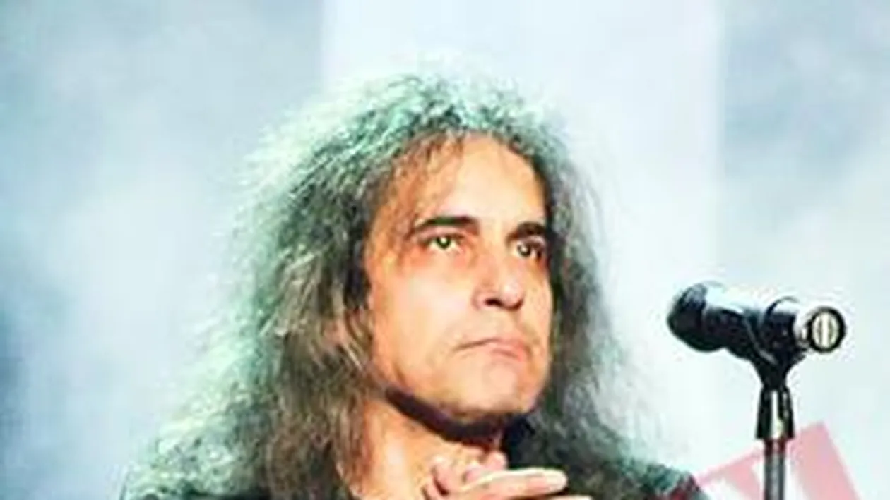 Cristi Minculescu a rupt legatura cu prietenii sai