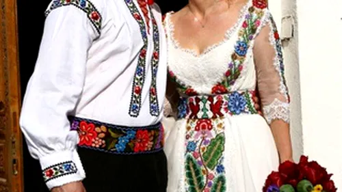 Cea mai neobisnuita rochie de mireasa a verii! Nici nu iti trece prin cap ce a purtat Elena Lasconi la nunta!