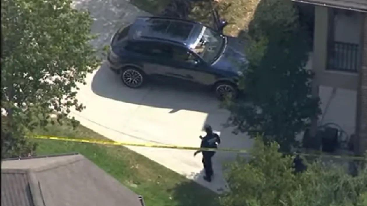 Sfârșit tragic pentru un copil de 5 ani. O mamă și-a uitat fiul în mașină, la 37 de grade