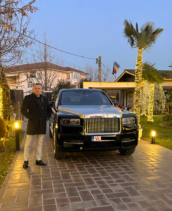 „Regele” super-mașinilor din România a încercat o combinație, dar i-a ieșit prost! Ferrari-ul SF90 Stradale, Rolls-Royce-ul Cullinan + un Lamborghini Revuelto l-au “înfundat”