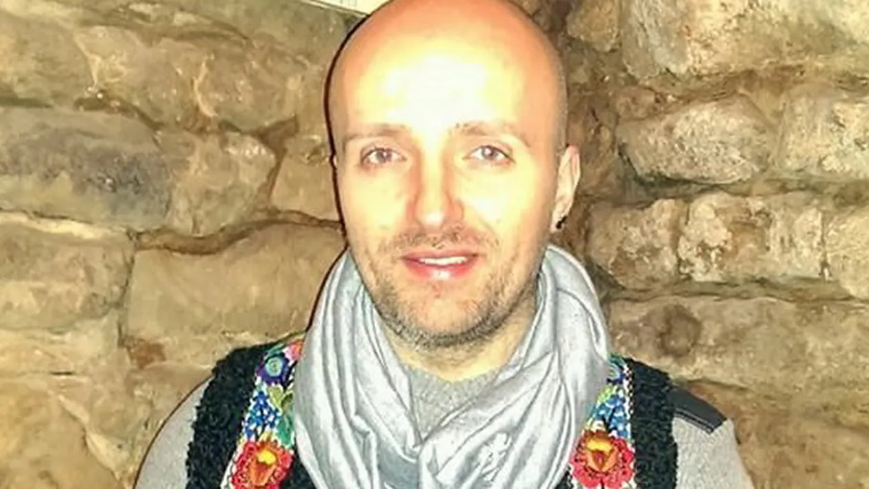 Costi Ionita are fite de VIP international! Si-a luat propriul lui instructor de yoga!