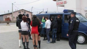 Patru patroni din Iași, condamnați pentru orgii sexuale cu minore