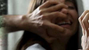 Caz revoltător la Ploiești! Un bărbat și-a violat fiicele minore timp de șase luni