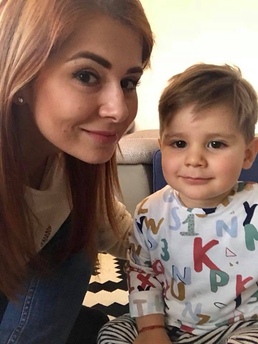 Ioana Bran, alături de nepoţelul ei. Sursa foto: Facebook