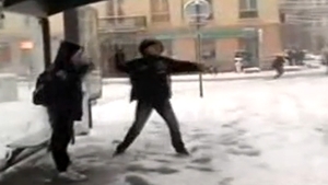A venit iarna! Cod PORTOCALIU de NINSORI: "Multe drumuri sunt încă blocate"