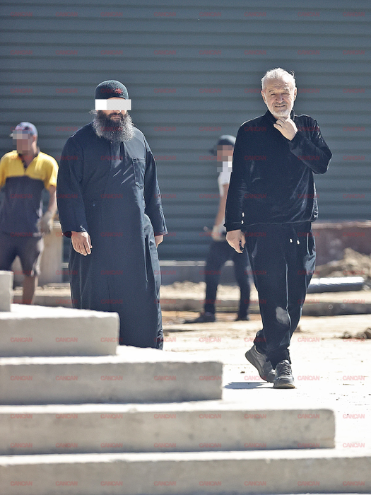 Becali e un manager hands-on la șantierul lui