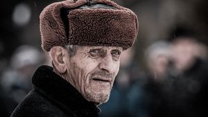 Nea Aftene, un cioban din Galaţi, a plecat pe jos de la Zimnicea după ce a fost înşelat cu salariul. Ce s-a întâmplat cu el când a ajuns în Bucureşti